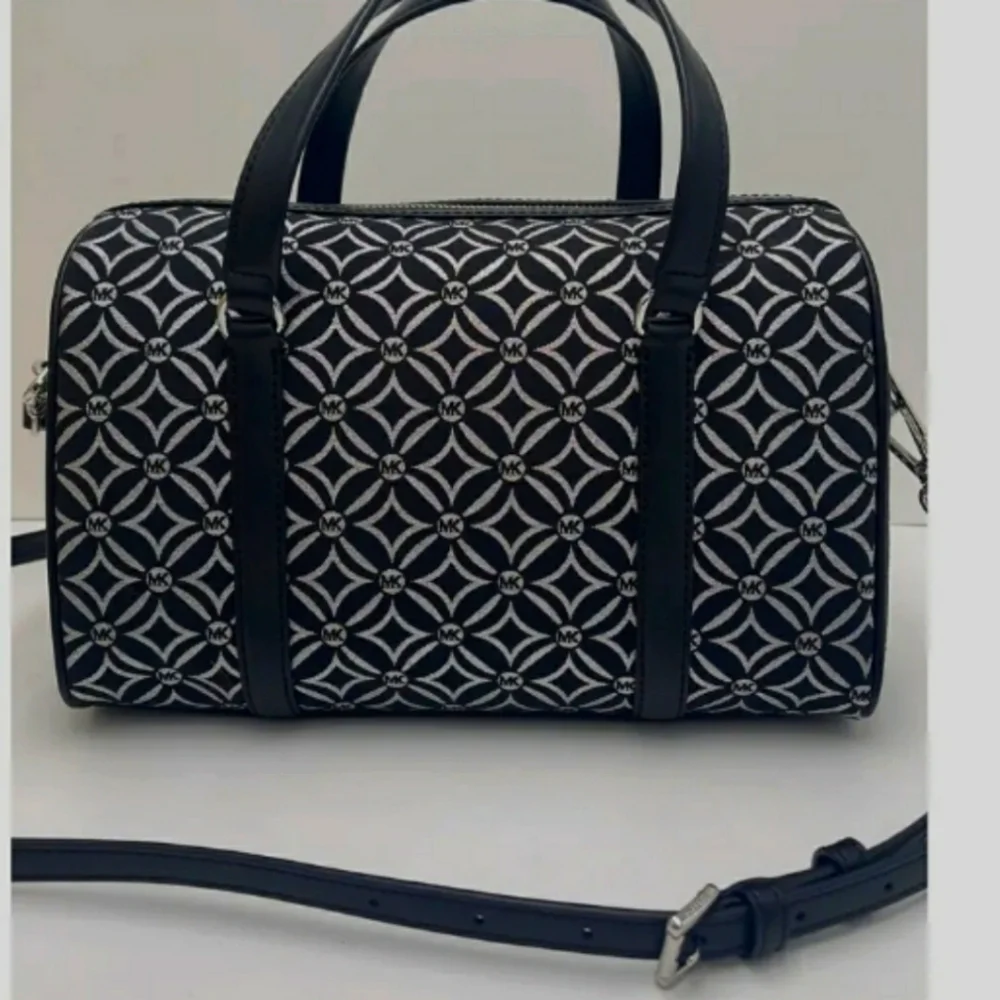SOLD michael Kors Glitter Jet Set Crossbody - Picture 6 of 9